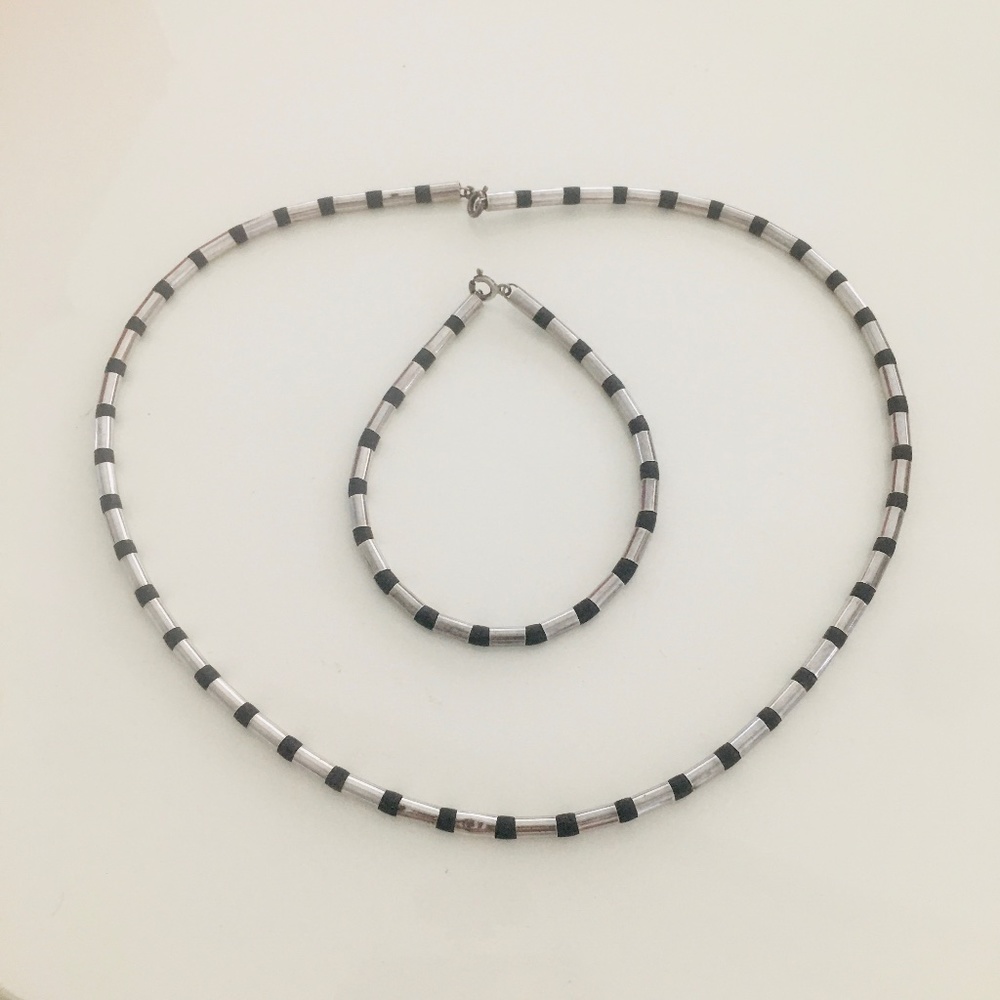 Gorgeous Natural CARNELIAN ENERGY Rubber And sterling SILVER 925 SET
